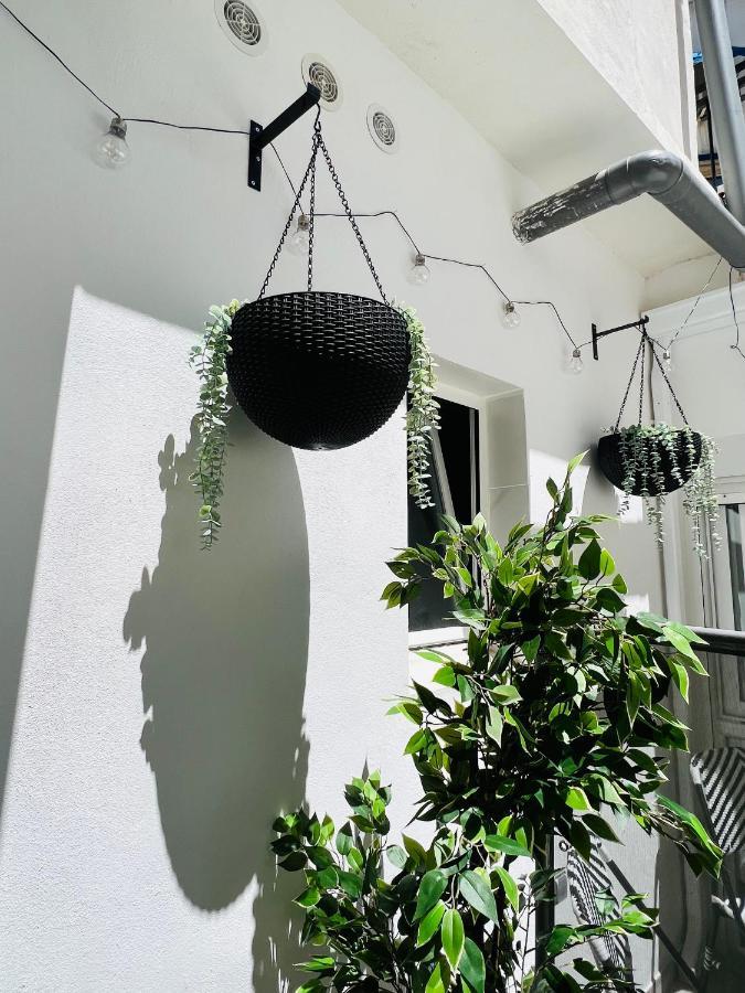 Cool Lofts Alameda Valencia Hotel Bagian luar foto